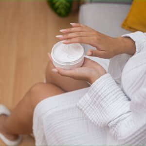 DEEP MOISTURIZING BODY CREAM