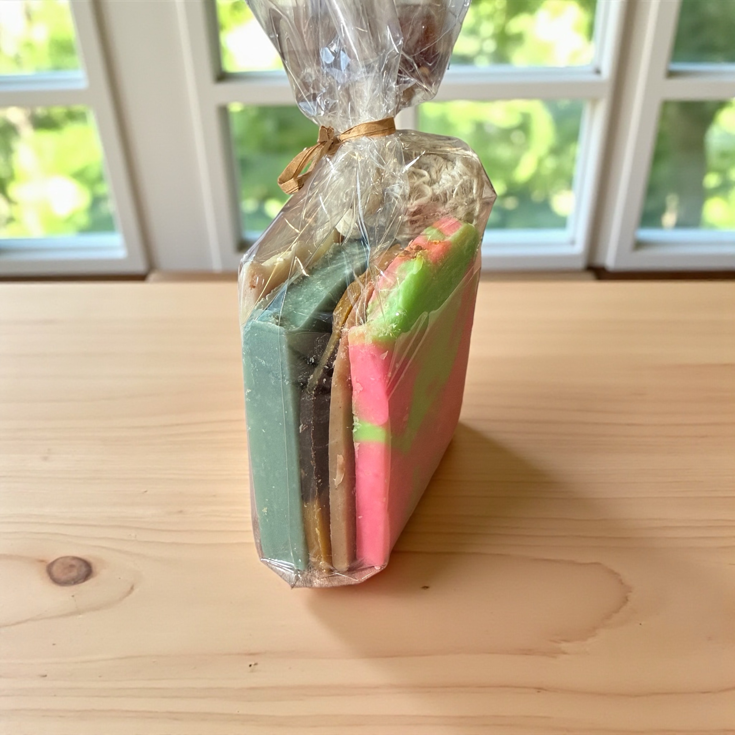 SOAP ENDS SURPRISE BAG - Image 2